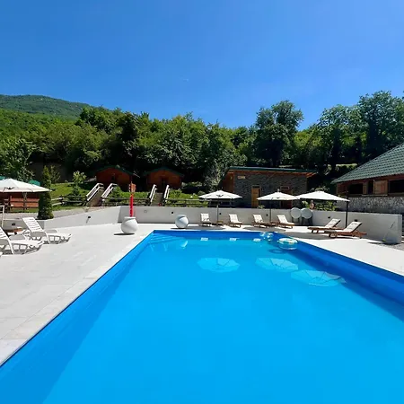 Rafting Tara Camp Highlander Kamp alanı *